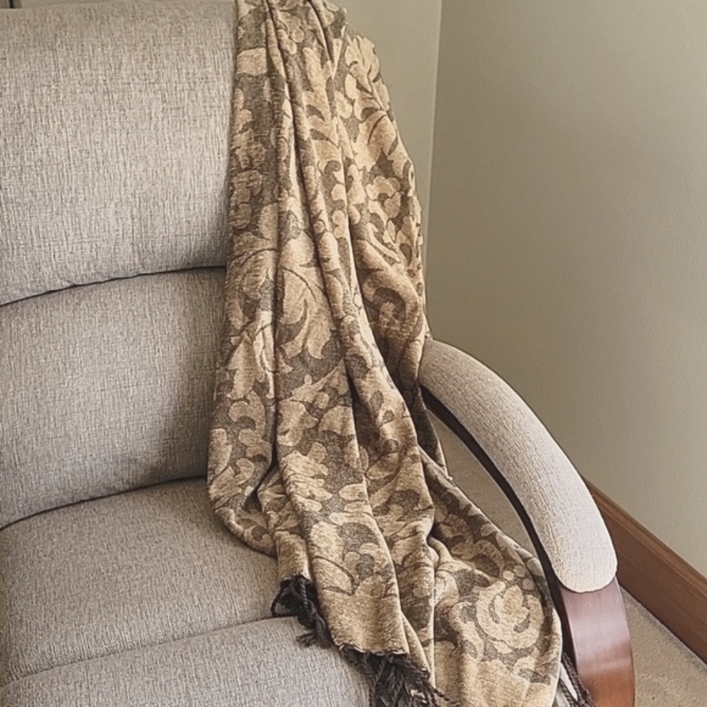 MELANGE Home Manchester Chenille Throw Blanket